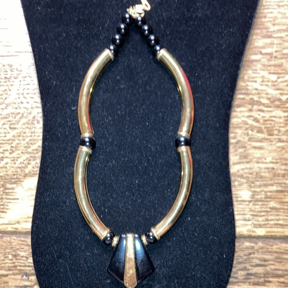 VINTAGE unmarked gt metal& blk beads flexible necklace, hook closure $27 - Picture 7 of 7